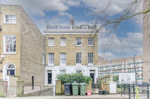 Clapham Common South Side, London SW4