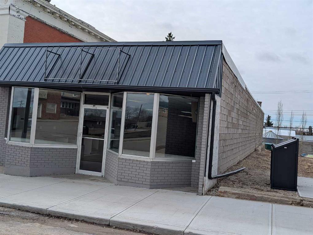 Additional image 2 of 305 Main Street, Trochu, AB, T0M2C0