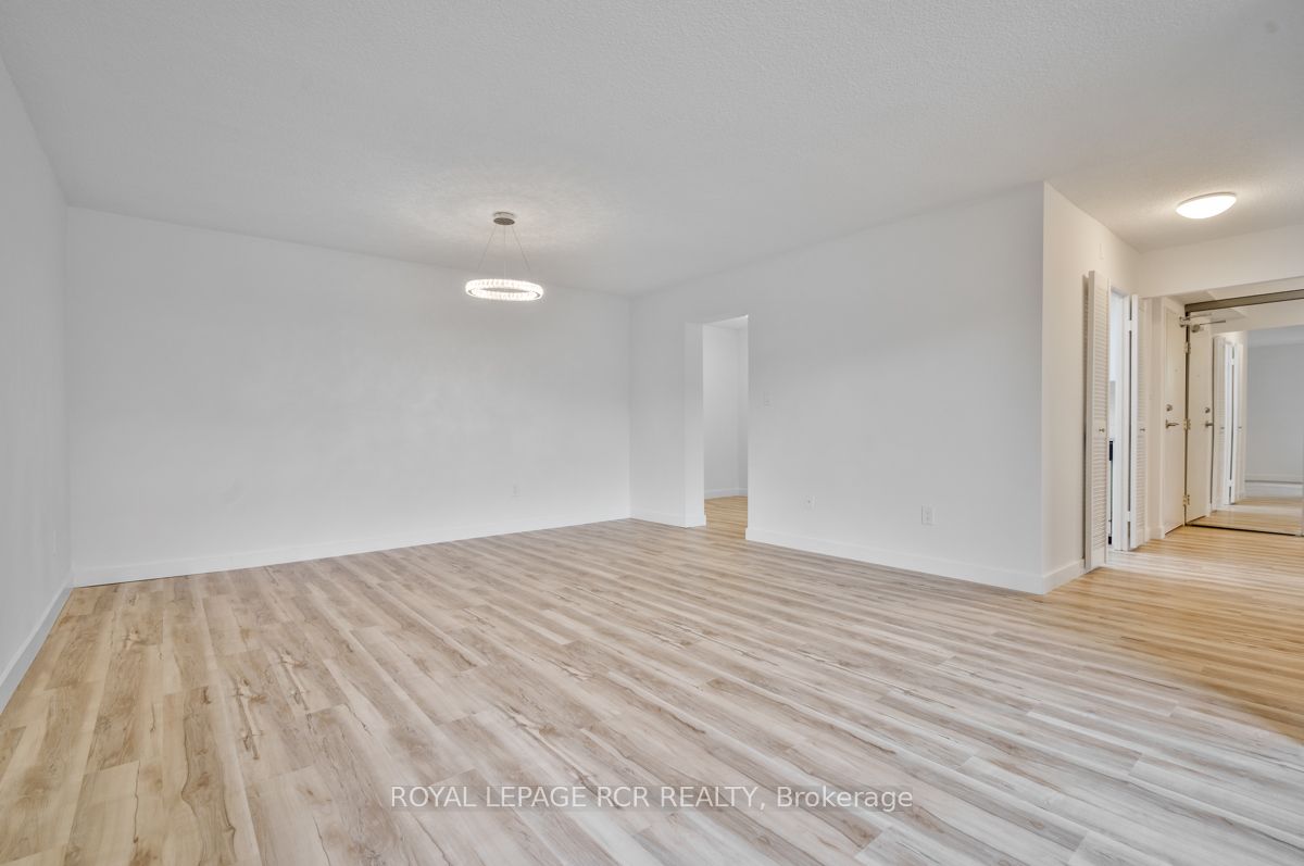 Additional image 2 of 205-1535 Lakeshore Road E, Mississauga, ON, L5E 3E2