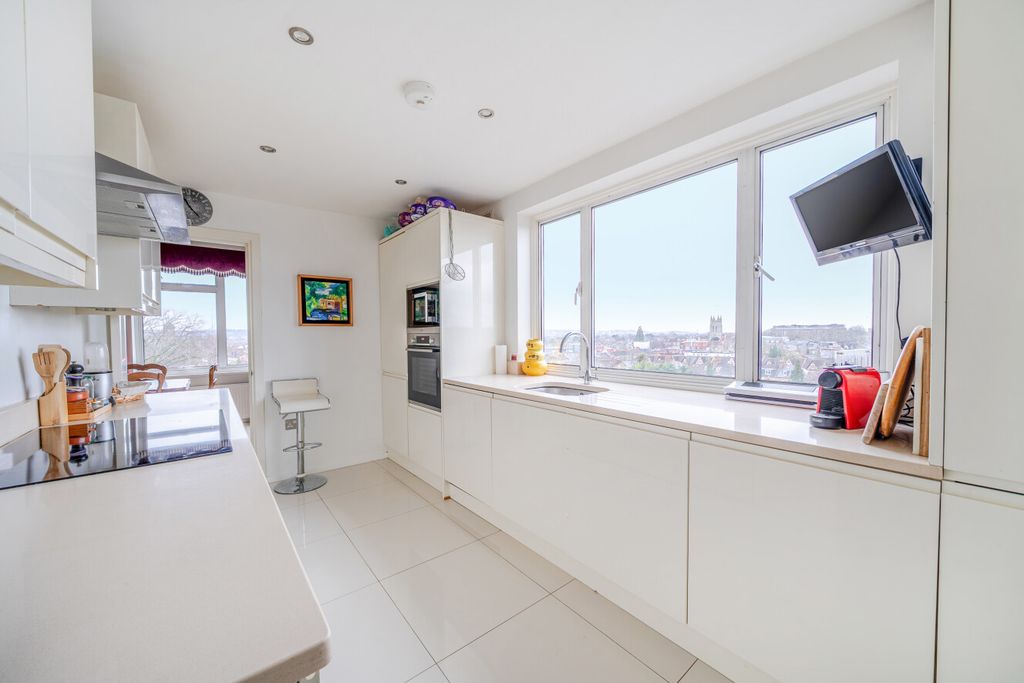 Additional image 3 of 3 bed flat for saleParkside, Court Downs Road, Beckenham, Kent BR3