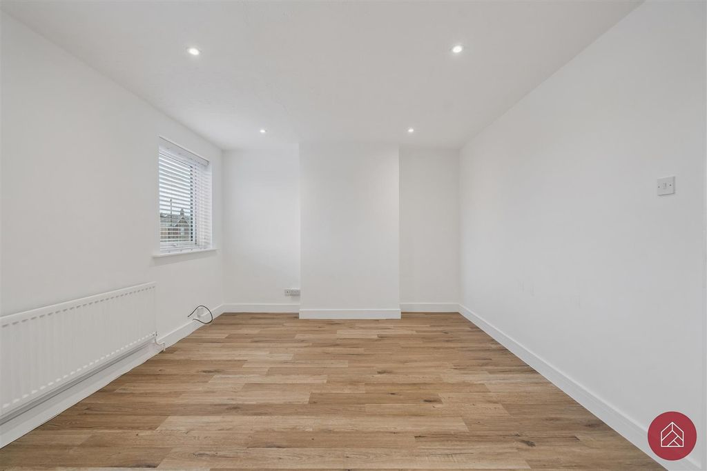 Additional image 5 of 3 bed flat for saleBucknell Road, Bicester OX26