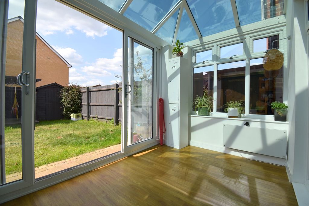 Additional image 4 of 3 bed semi-detached house for saleTate Drive, Biggleswade SG18