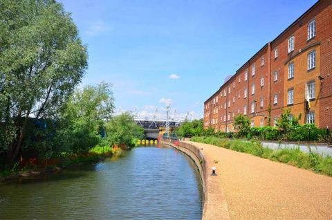Otter Close, Stratford E15
