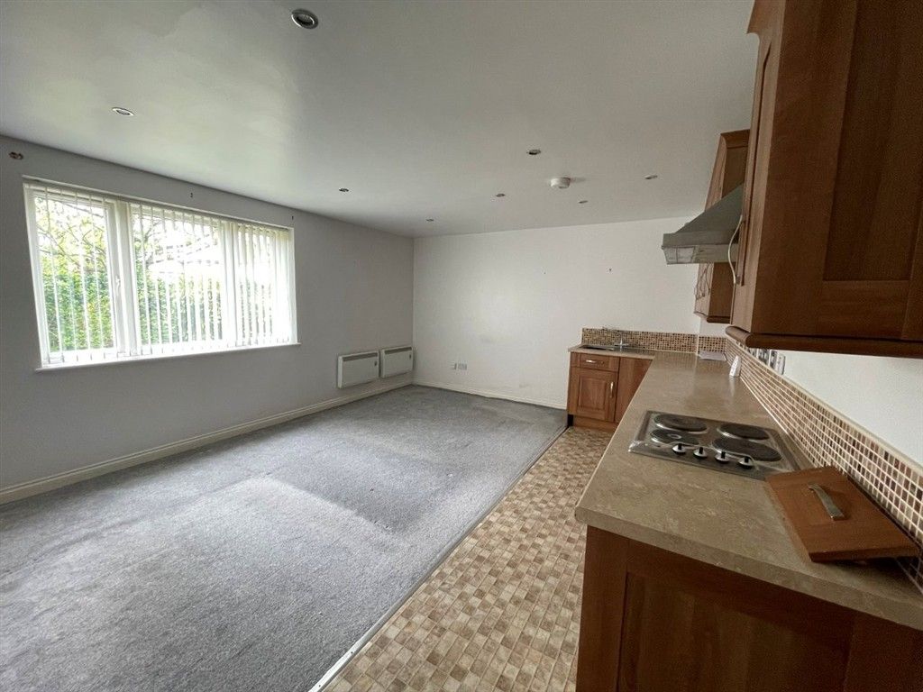 2 bed flat for saleCambridge Square, Middlesbrough TS5 photo 2