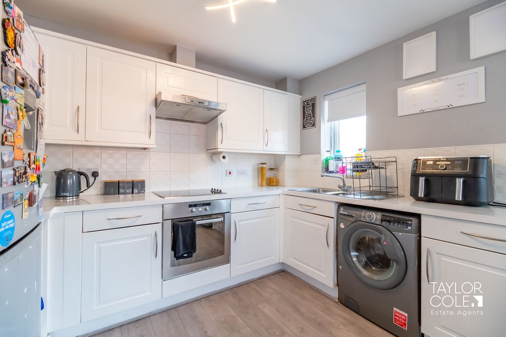 Additional image 5 of 2 bed flat for salePeel Drive, Wilnecote, Tamworth B77
