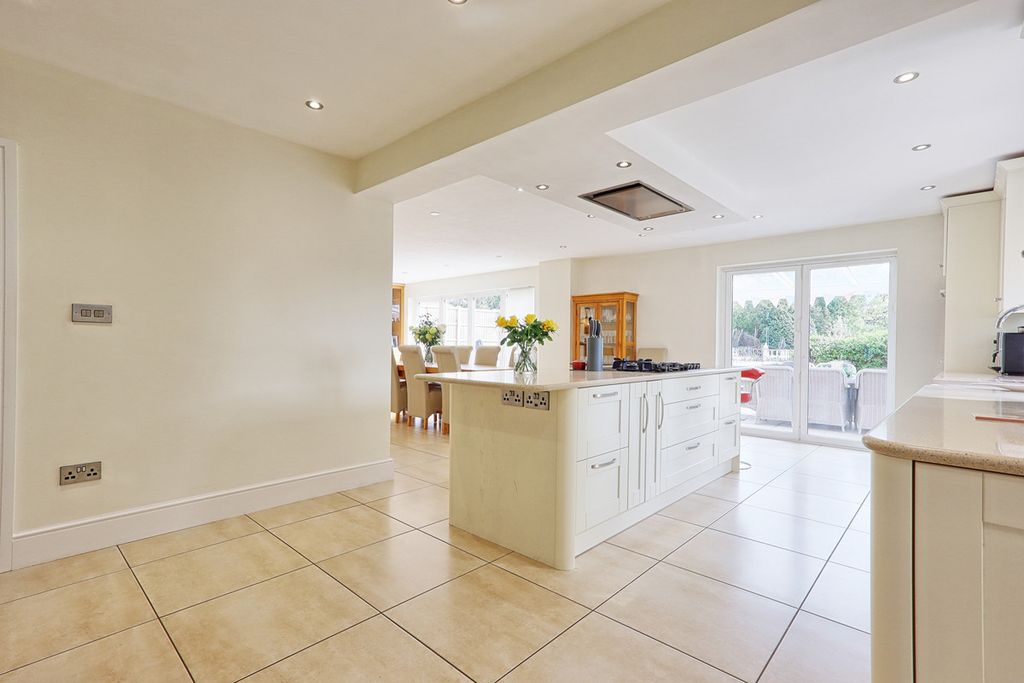 Additional image 28 of 7 bed detached house for saleErnest Road, Emerson Park RM11