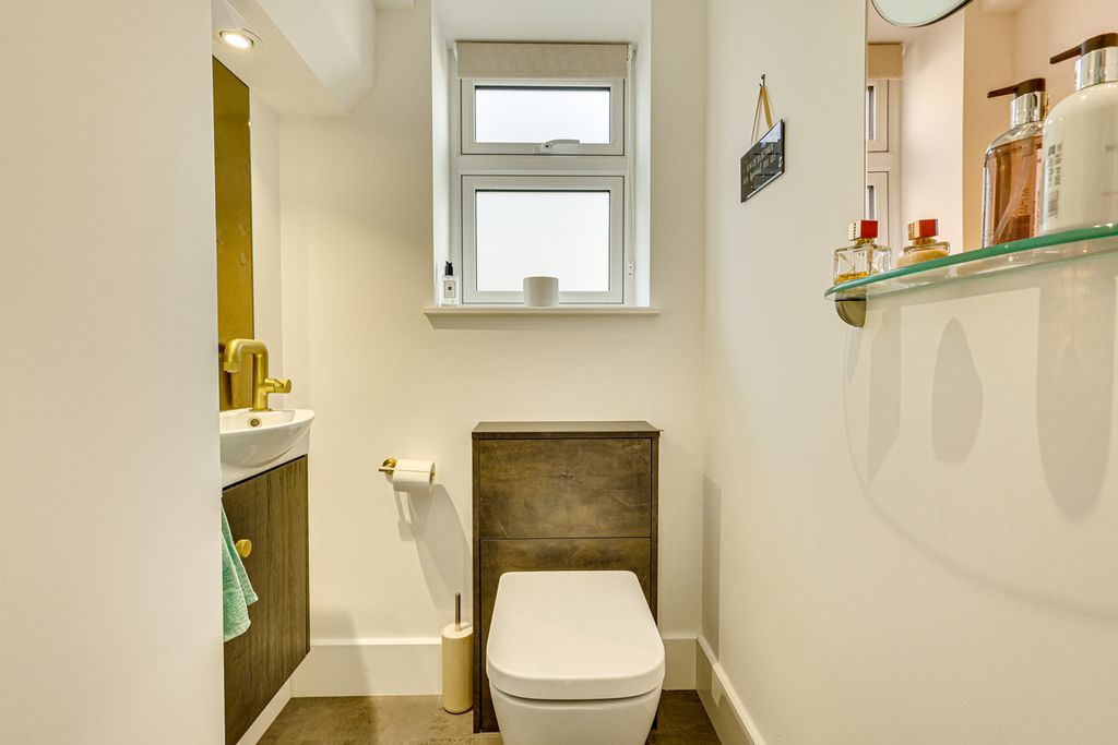 Additional image 20 of 4 bed detached house for saleCastle Road, Benfleet SS7