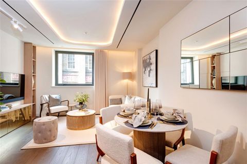 Fareham Street, Soho W1F, Studio to rent