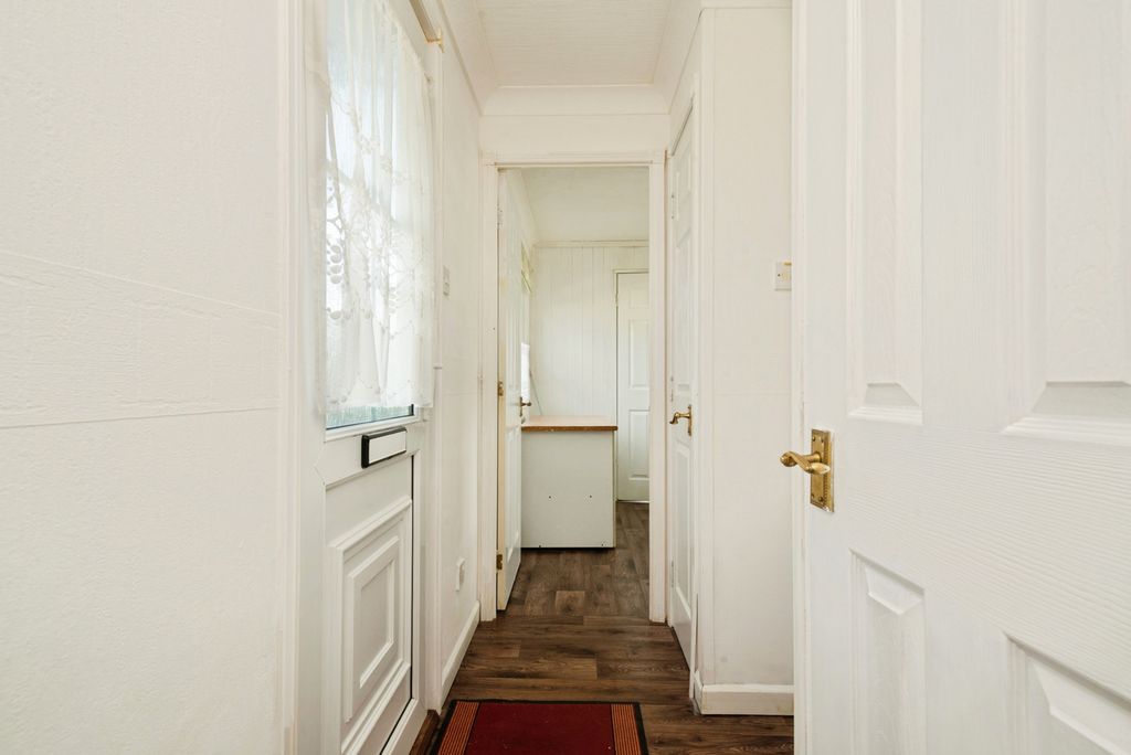 Additional image 3 of 1 bed property for saleLighthouse Park, St. Brides Wentlooge, Newport NP10