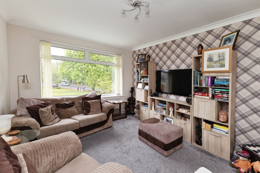 3 bed flat for saleThe Crescent, Middlesbrough TS5 photo 3