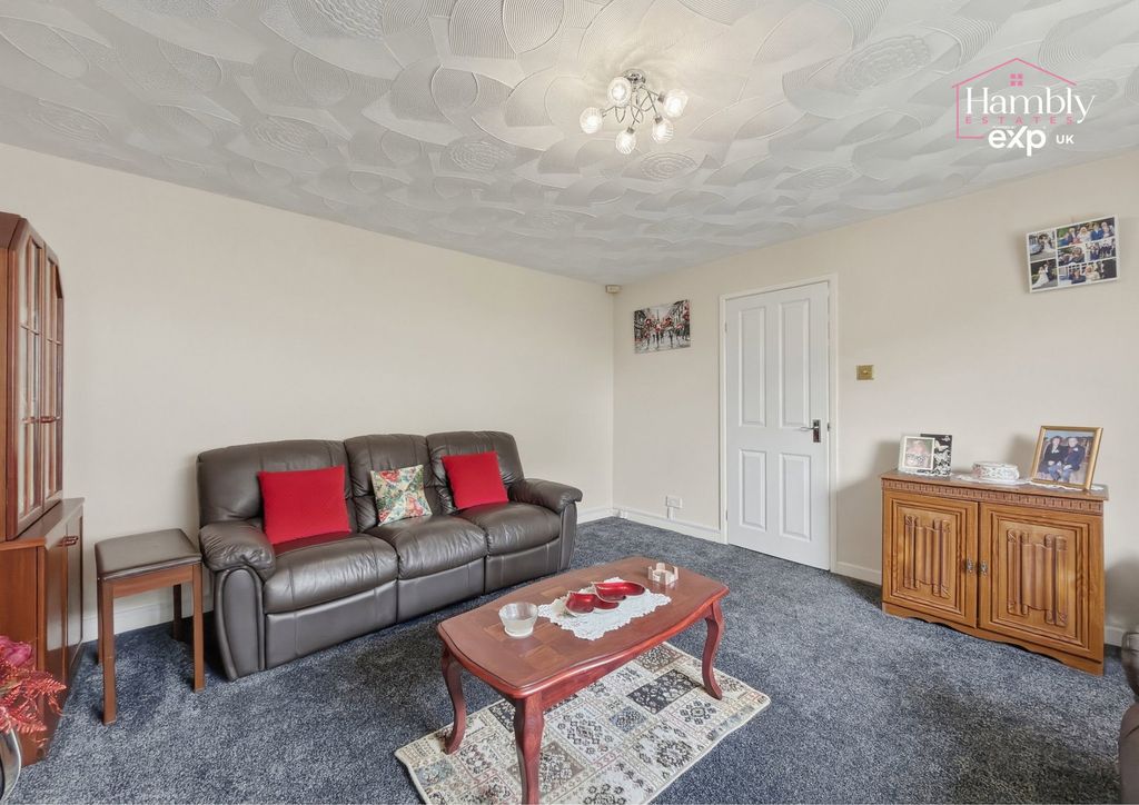 4 bed detached house for salePark Road, Bargoed, Caerphilly CF81 photo 3