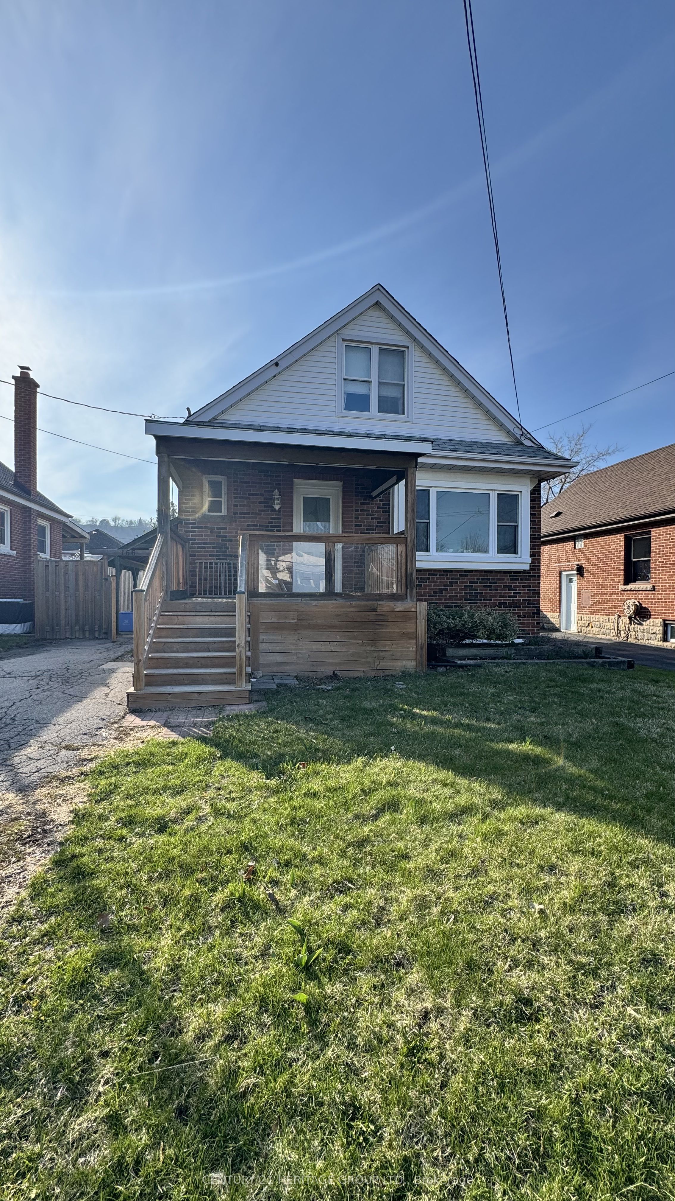Main-166 Erindale Avenue, Hamilton, ON, L8K 4R4