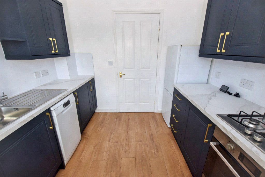 Additional image 4 of 2 bed flat for saleTavistock Close, Leeds, West Yorkshire LS12
