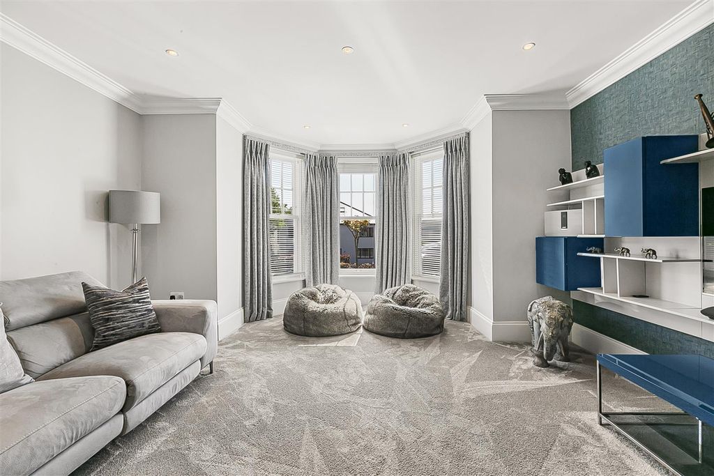 Additional image 17 of 6 bed detached house for saleSubstantial 6200Sqft Family Home, Broxbourne EN10