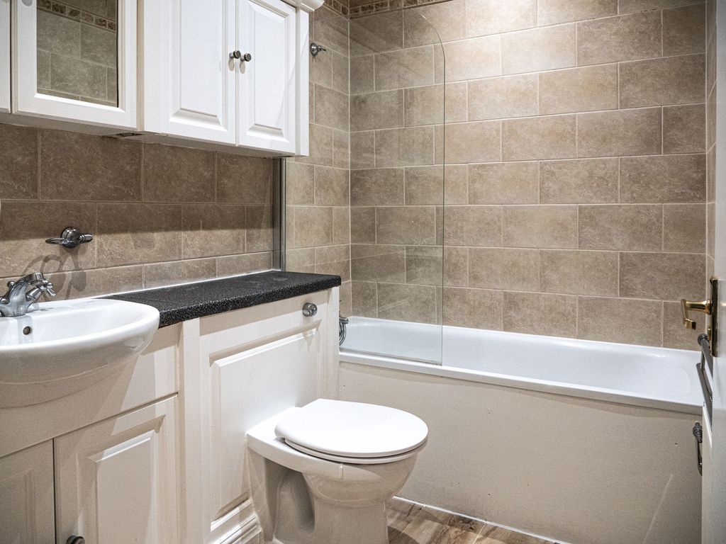 Additional image 11 of 2 bed flat for saleMallard Road, Leavesden Court Mallard Road WD5