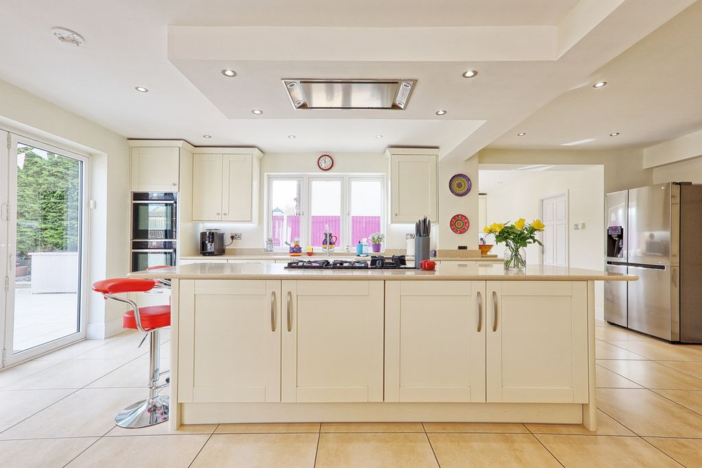 Additional image 30 of 7 bed detached house for saleErnest Road, Emerson Park RM11