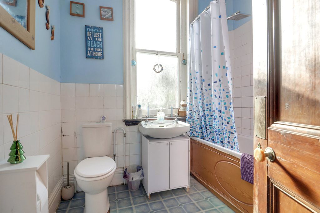 Additional image 17 of 6 bed detached house for saleHilltop Road, Bideford, Devon EX39