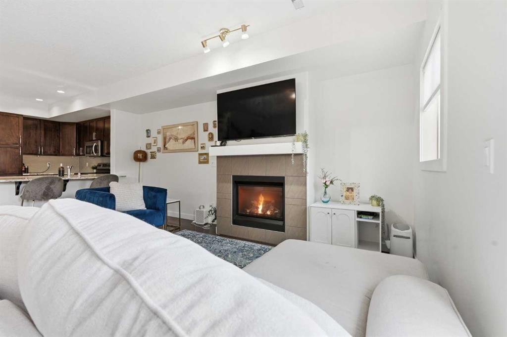 Additional image 3 of 86 Cougar Ridge Landing SW, Calgary, AB, T3H 0X8