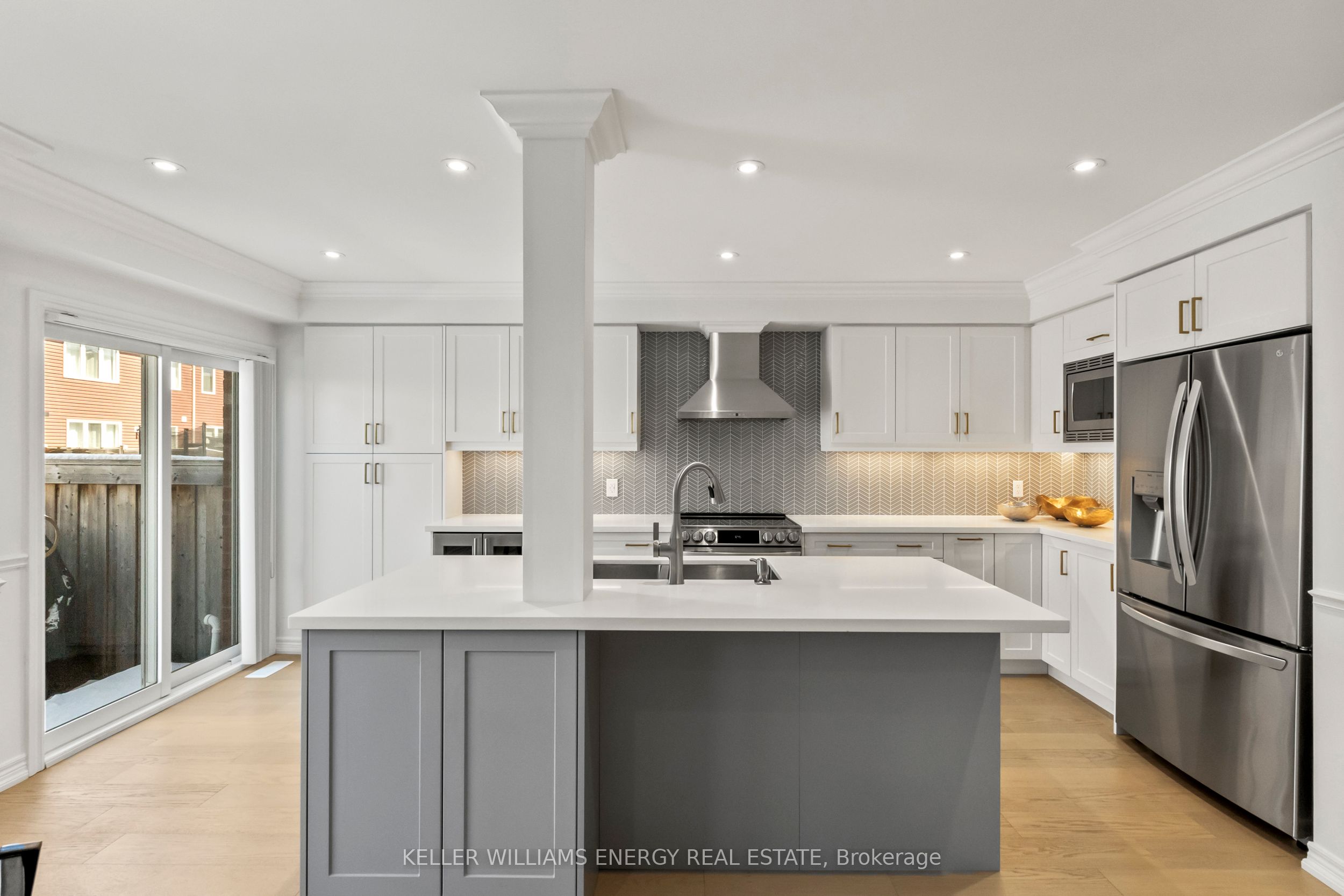 Additional image 3 of 33 Tabaret Crescent, Oshawa, ON, L1L 0G5