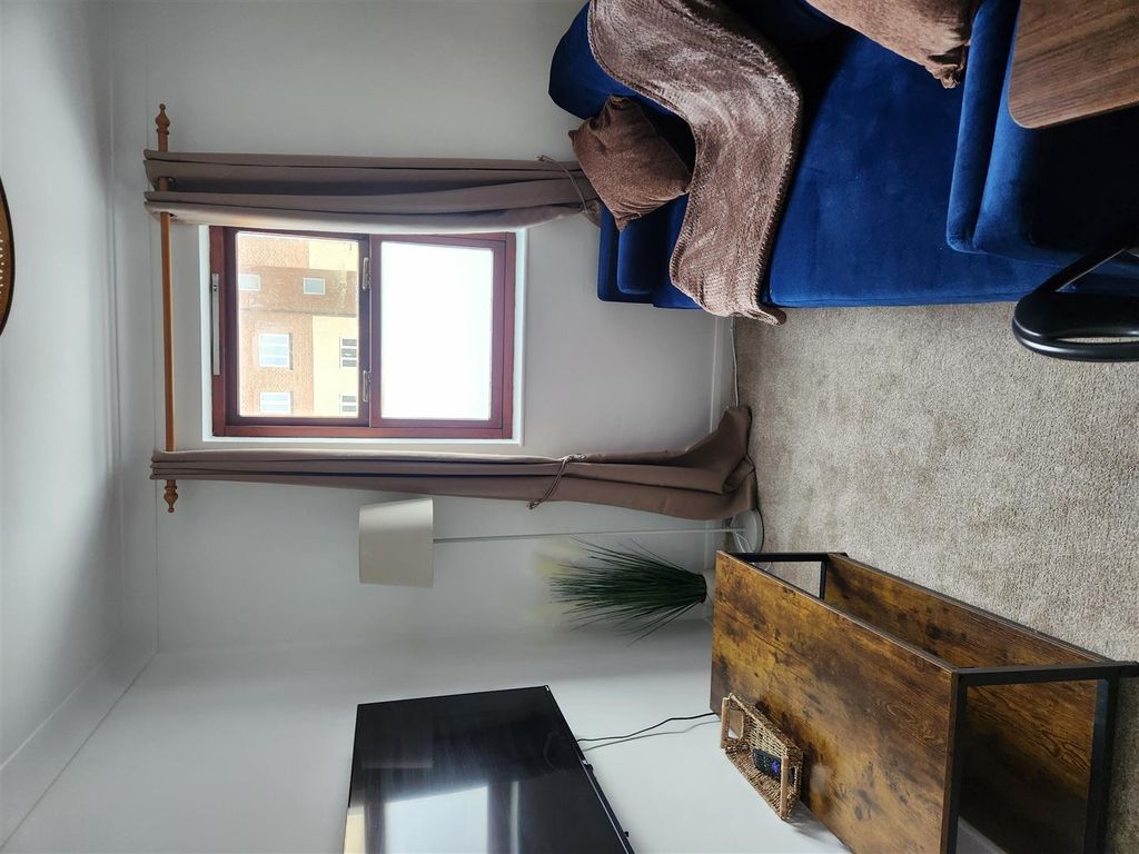 Additional image 4 of 2 bed flat for saleGrammar School Yard, Fish Street, Hull HU1