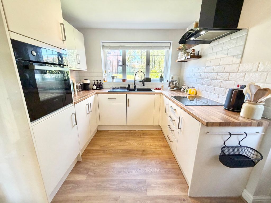Additional image 5 of 4 bed detached house for saleLakeside Court, Lakeside, Brierley Hill DY5