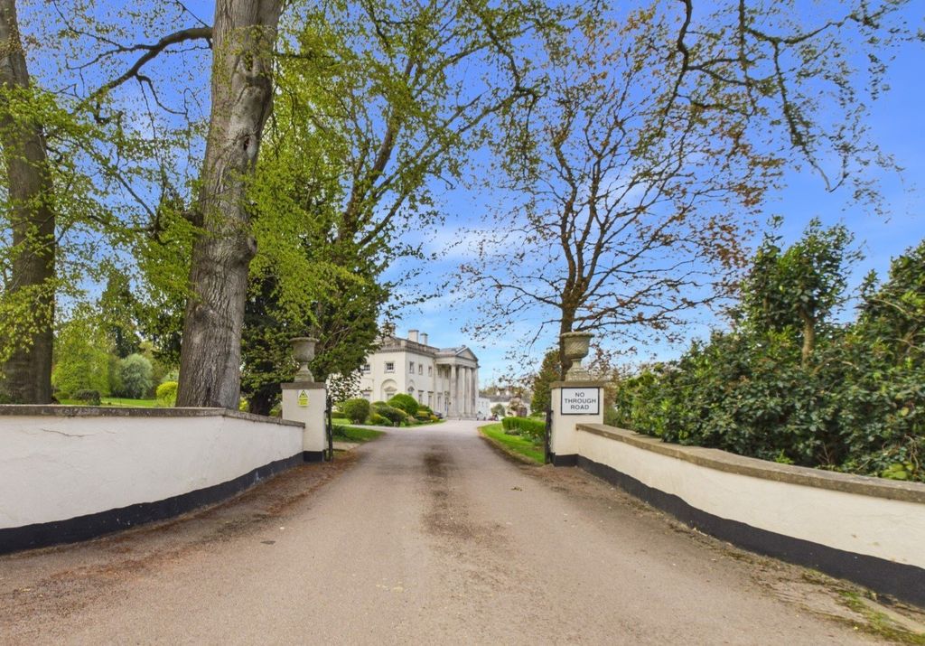 3 bed flat for saleMissenden Road, Amersham, Buckinghamshire HP7