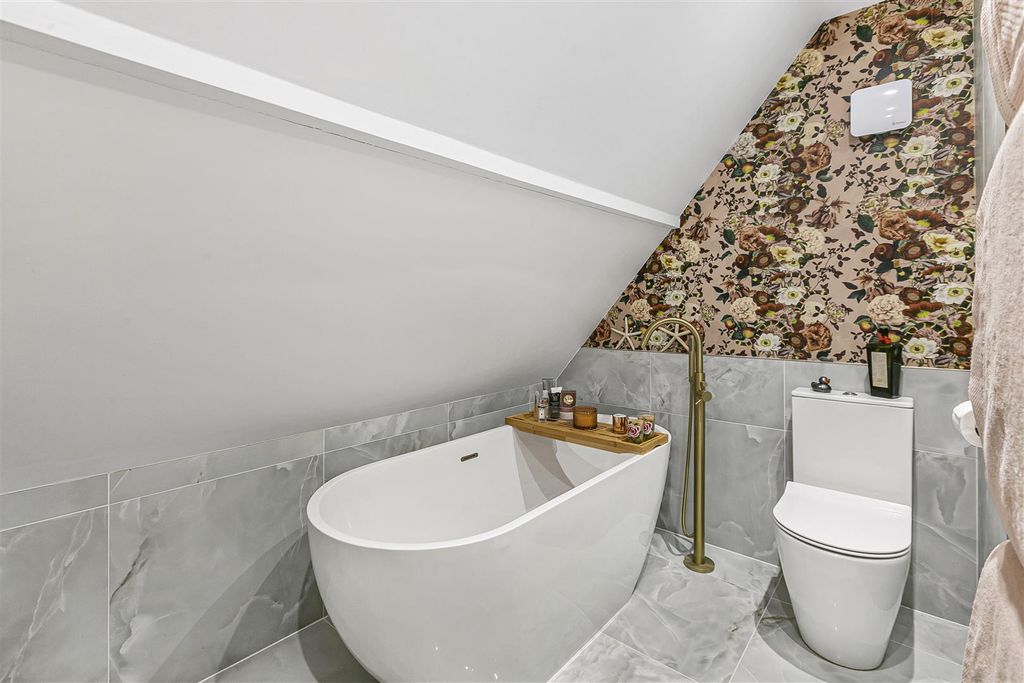 Additional image 32 of 6 bed semi-detached house for saleSt. Catherines Road, Broxbourne EN10