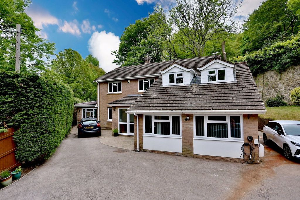 6 bed detached house for saleKiln Lodge, Blaenavon Road, Govilon, Abergavenny, Monmouthshire NP7