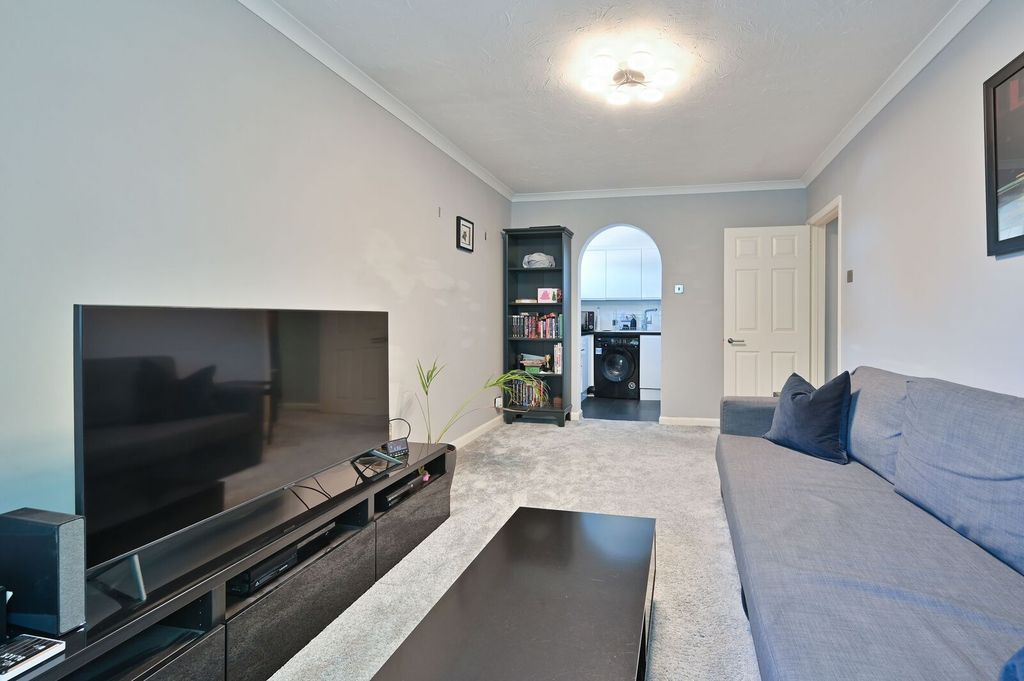 1 bed flat for saleThe Hideaway, Watford, Abbots Langley WD5 photo 4