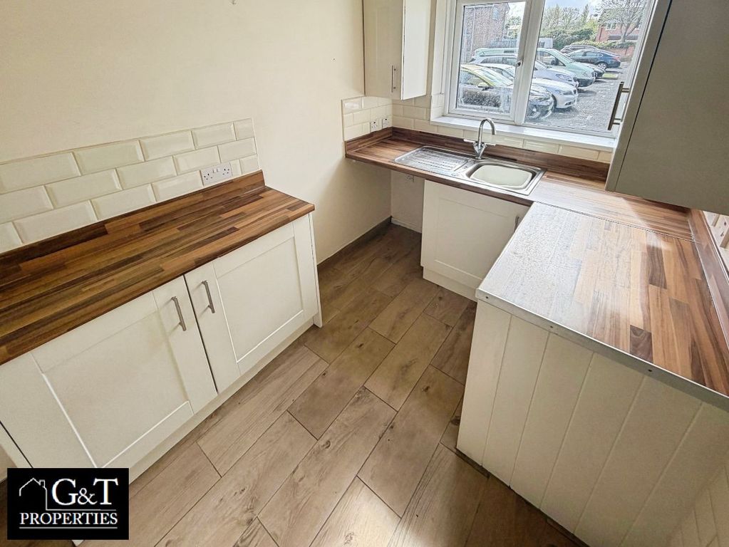 2 bed flat for saleDadford View, Brierley Hill DY5 photo 5