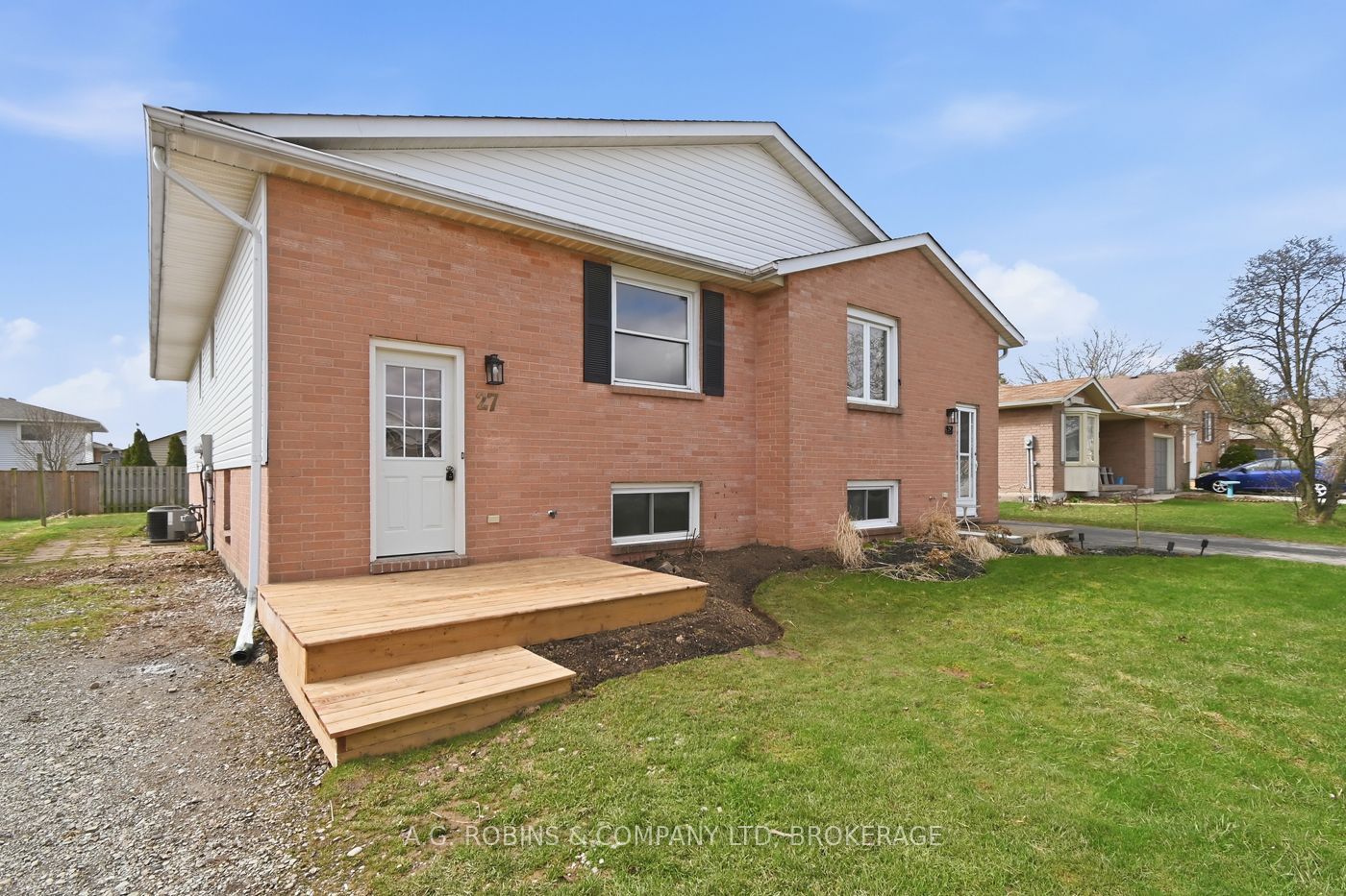 27 Briarsdale Crescent, Welland, ON, L3C 6R8