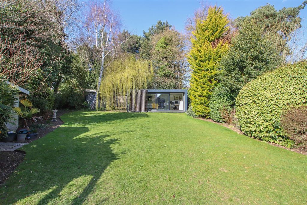 Additional image 44 of 6 bed semi-detached house for saleSt. Catherines Road, Broxbourne EN10