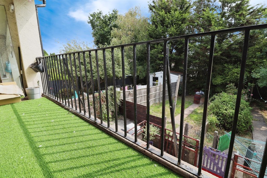 Additional image 2 of 2 bed maisonette for saleGreenway Road, Rumney, Cardiff CF3