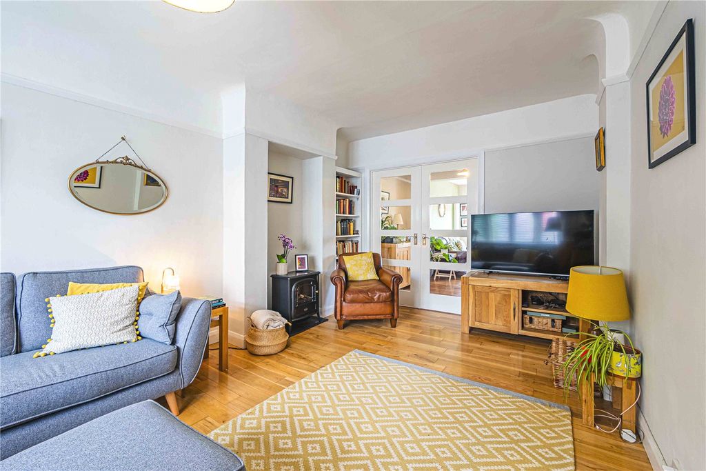 Additional image 4 of 3 bed semi-detached house for saleMeadow Road, Berkhamsted, Hertfordshire HP4