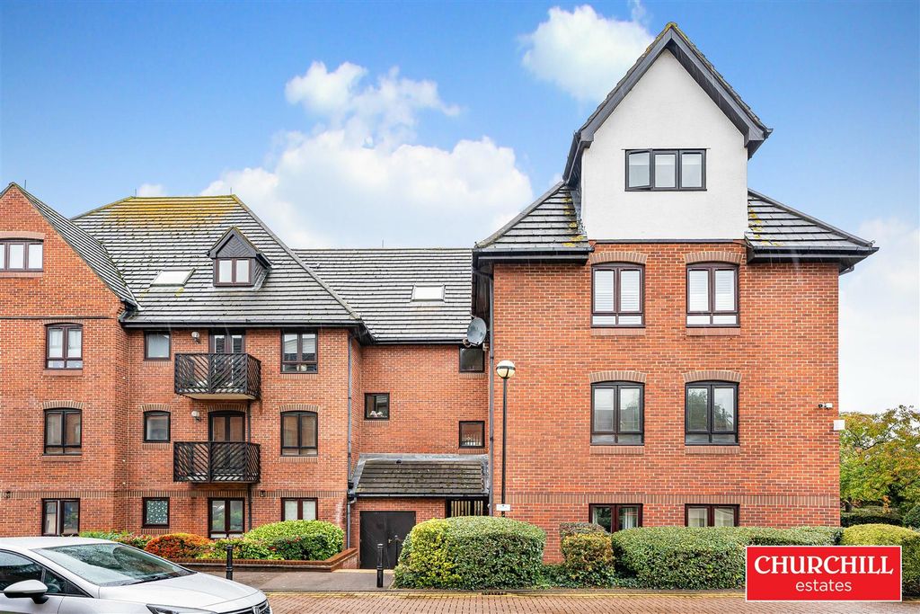 Additional image 23 of 2 bed flat for saleBoleyn Court, Epping New Road, Buckhurst Hill IG9