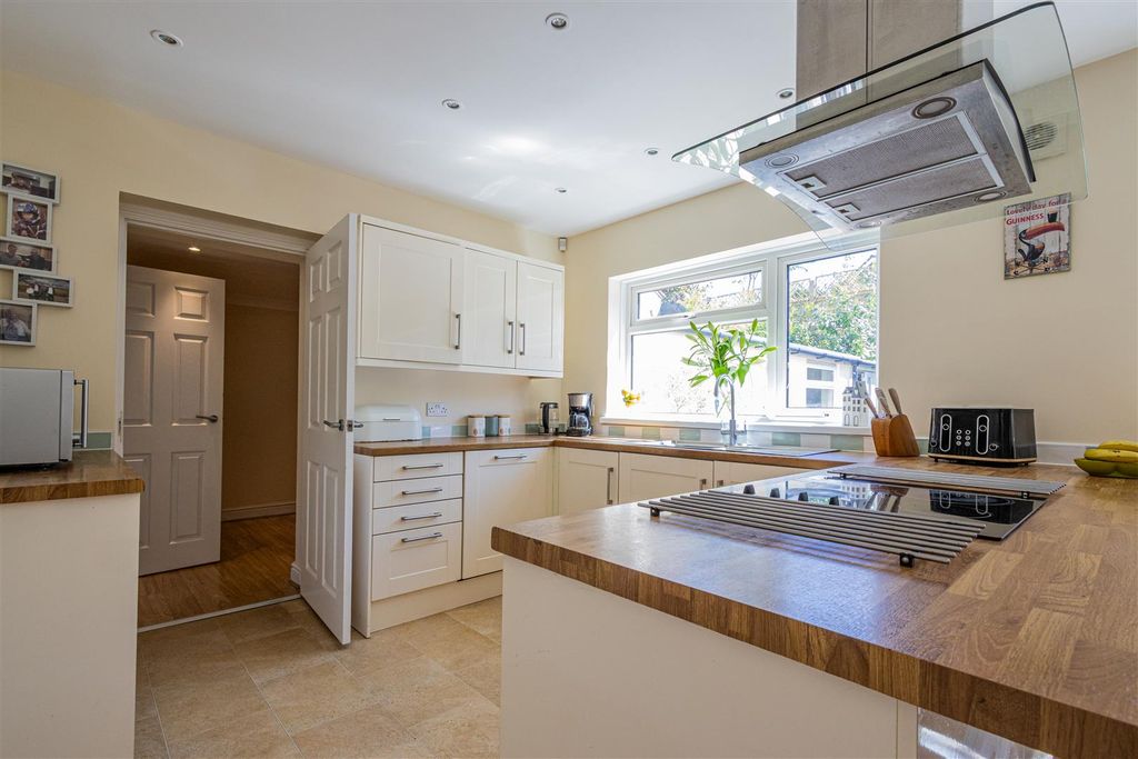 Additional image 7 of 4 bed property for saleBryn Coed, Radyr, Cardiff CF15