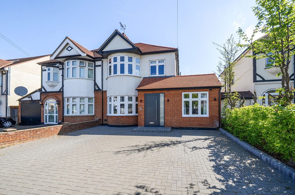 4 bed detached house for salePenhill Road, Bexley, Kent DA5