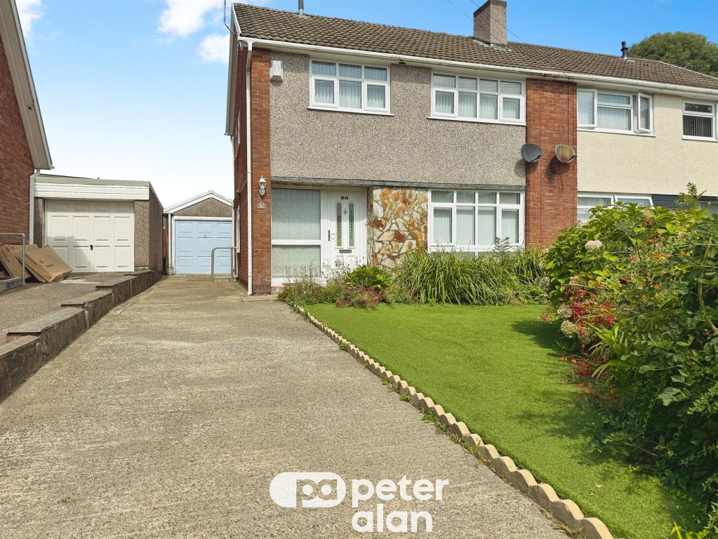 3 bed semi-detached house for saleDerwent Drive, Aberdare CF44