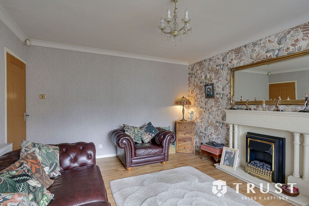 Additional image 7 of 3 bed semi-detached house for saleCarlinghow Lane, Batley WF17