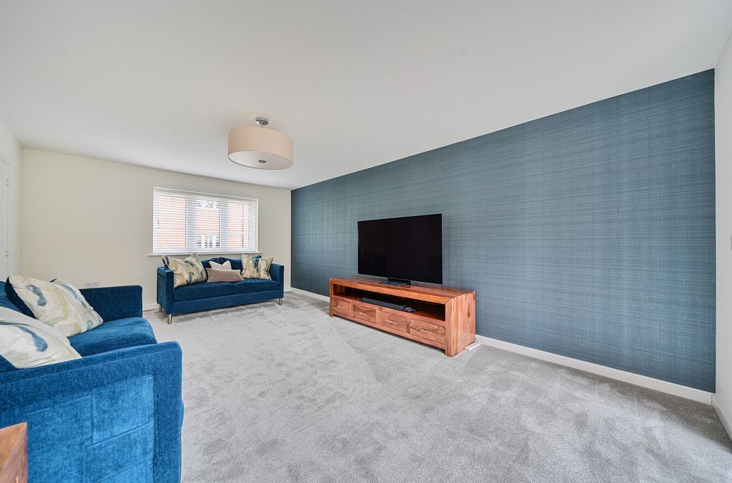 Additional image 15 of 5 bed detached house for saleWalton Close, Alton, Hampshire GU34