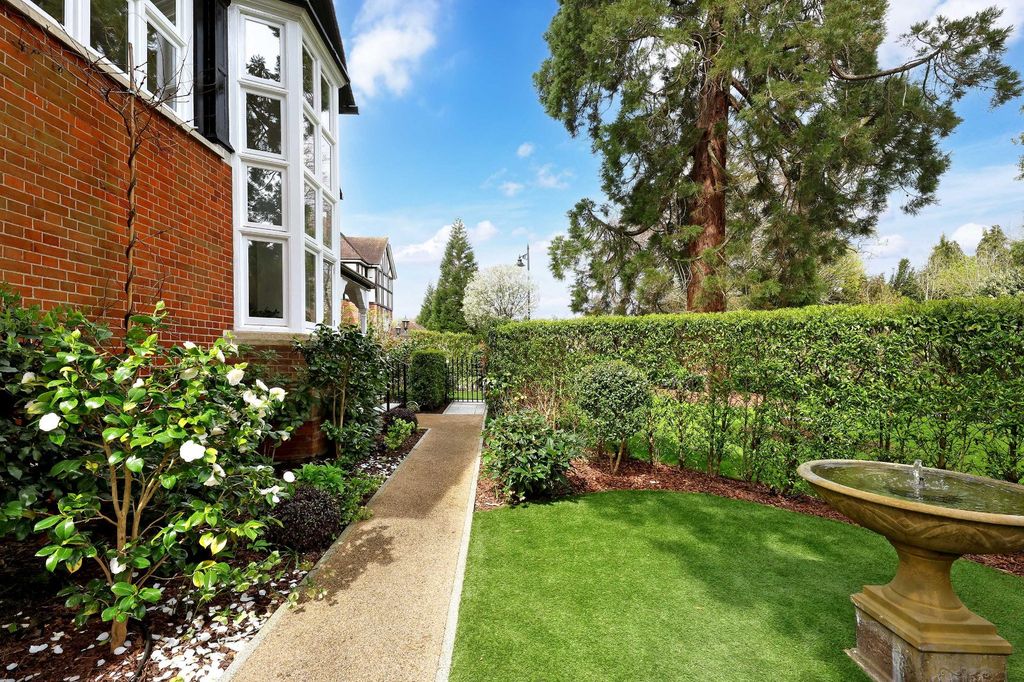 Additional image 23 of 4 bed detached house for saleQueen Elizabeth Crescent, Beaconsfield, Buckinghamshire HP9