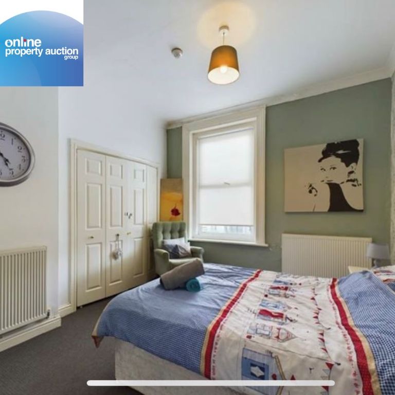 Additional image 3 of 2 bed flat for saleFlat 3, 4 The Crescent, Bridlington, East Riding Of Yorkshire YO15