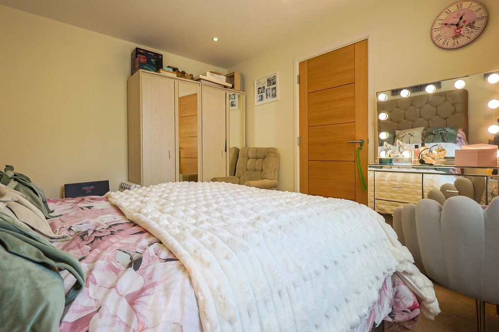 Additional image 9 of 1 bed property for saleRue Du Marais, Vale, Guernsey GY3