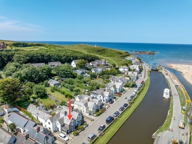 2 bed flat for saleBreakwater Road, Bude EX23