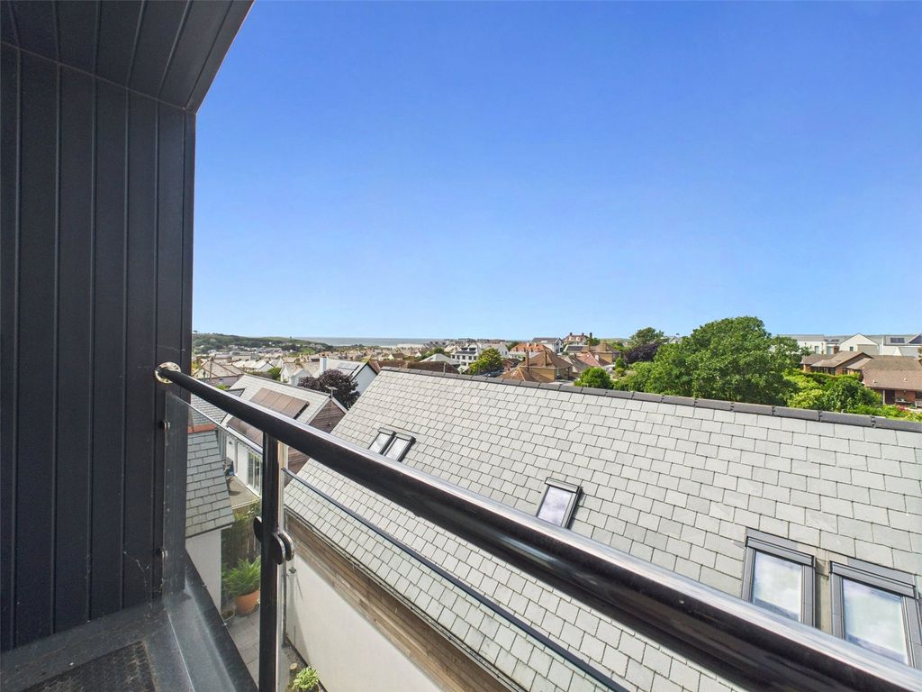 2 bed flat for saleKillerton Road, Bude, Cornwall EX23 photo 2