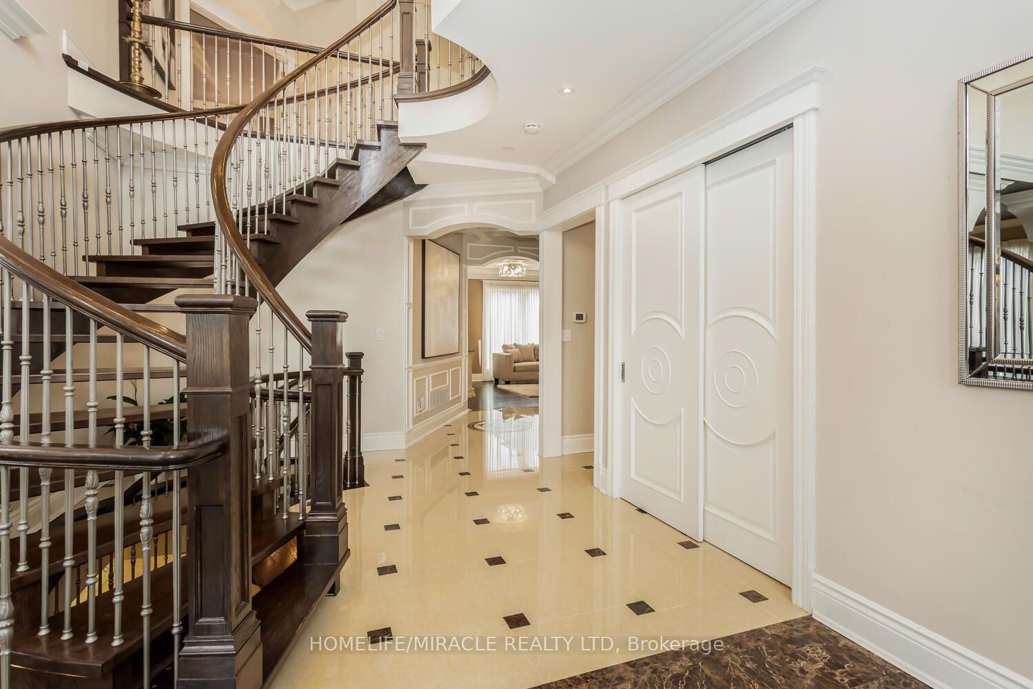 Additional image 2 of 369 Toyne Vale Road, Pickering, ON, L1W 2G9