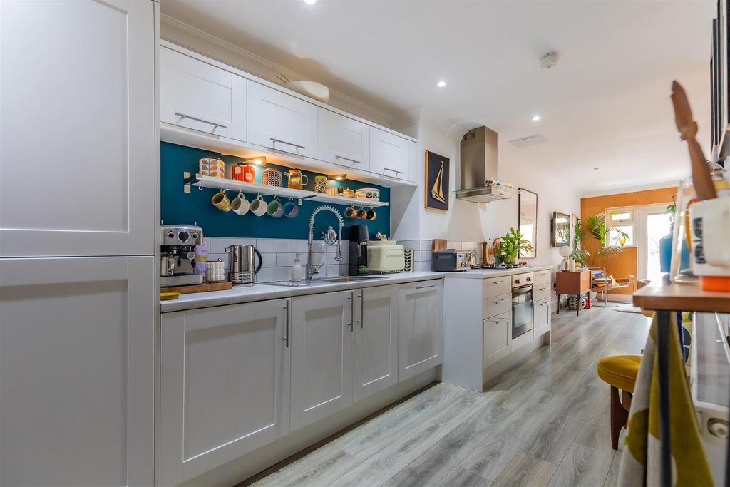 Additional image 14 of 2 bed flat for saleAlbany Road, Roath, Cardiff CF24