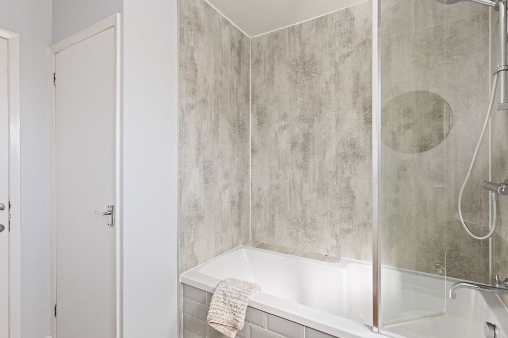 Additional image 14 of 2 bed flat for sale50 Cairns Drive, Balerno, Edinburgh EH14
