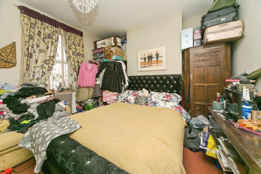 Additional image 5 of 2 bed flat for saleLlewelyn Road, Colwyn Bay, Conwy LL29