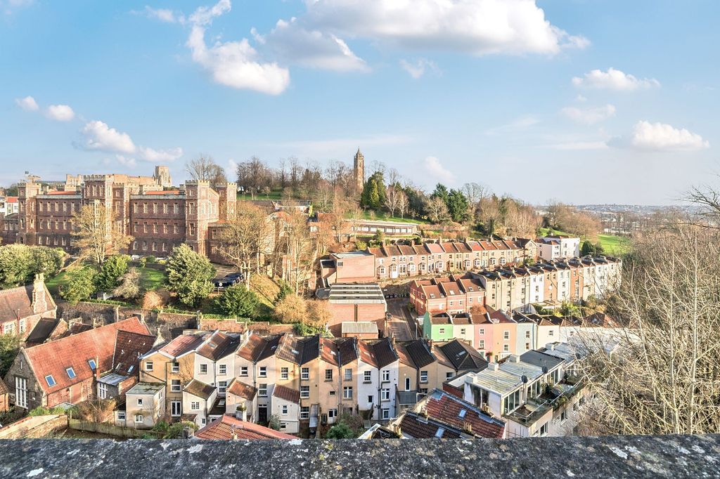 3 bed flat for saleBellevue, Bristol BS8 photo 2